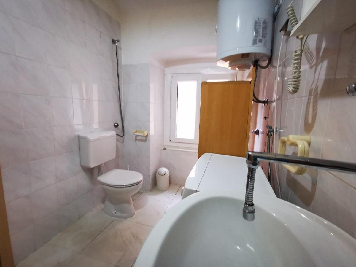 Apartment Duxiana With Garden Rijeka Exterior photo