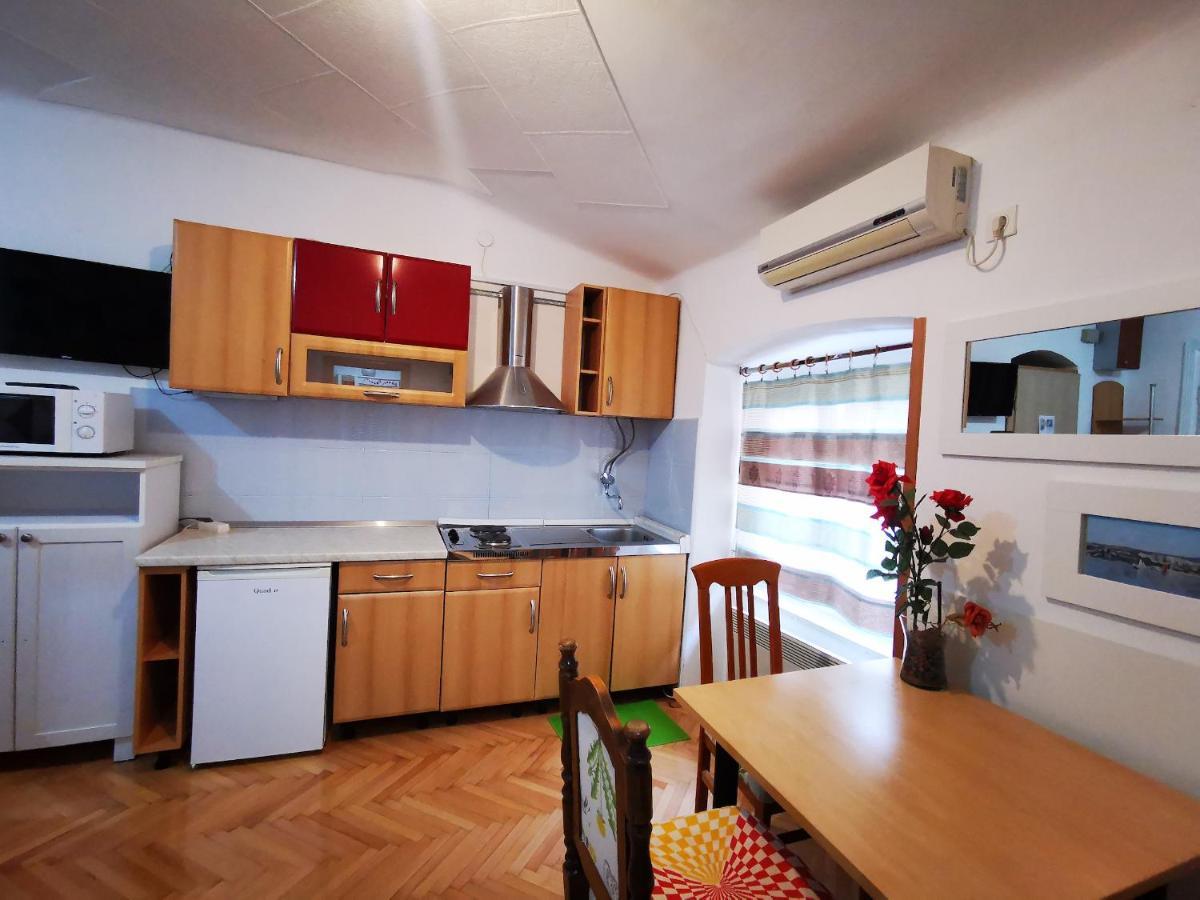 Apartment Duxiana With Garden Rijeka Exterior photo