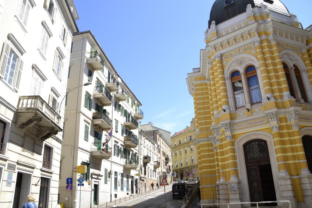 Apartment Duxiana With Garden Rijeka Exterior photo