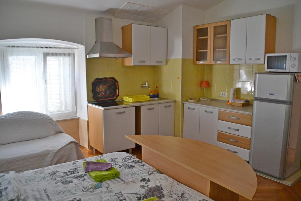 Apartment Duxiana With Garden Rijeka Exterior photo