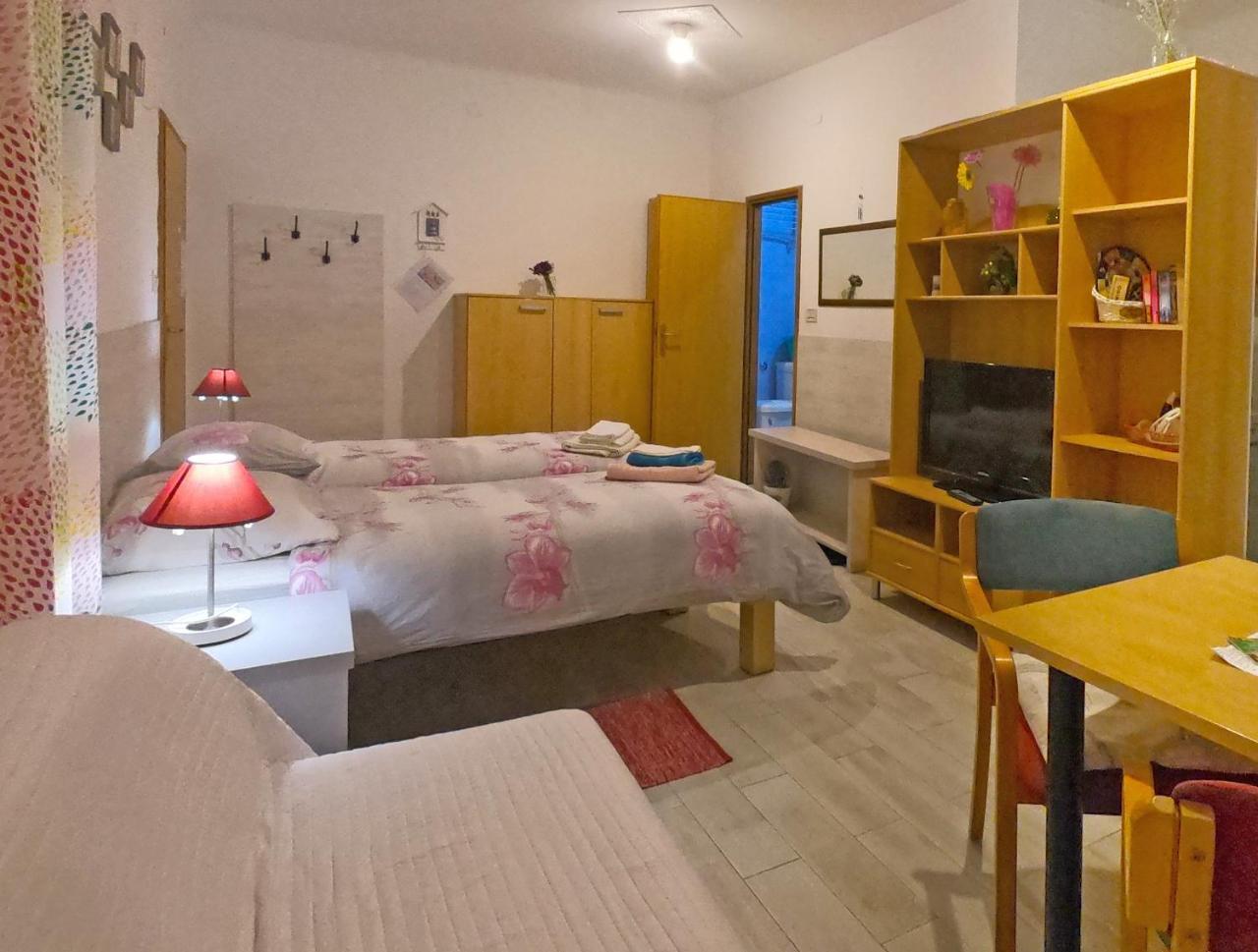 Apartment Duxiana With Garden Rijeka Exterior photo