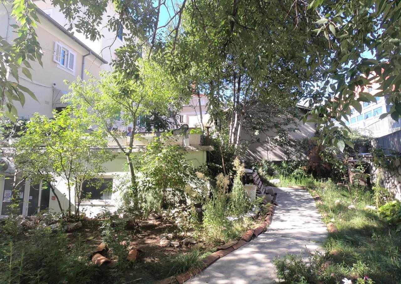 Apartment Duxiana With Garden Rijeka Exterior photo