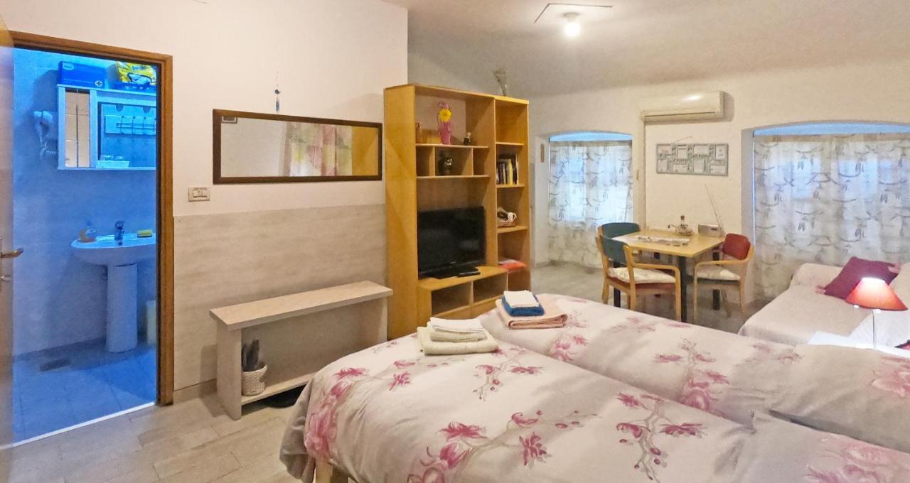Apartment Duxiana With Garden Rijeka Exterior photo