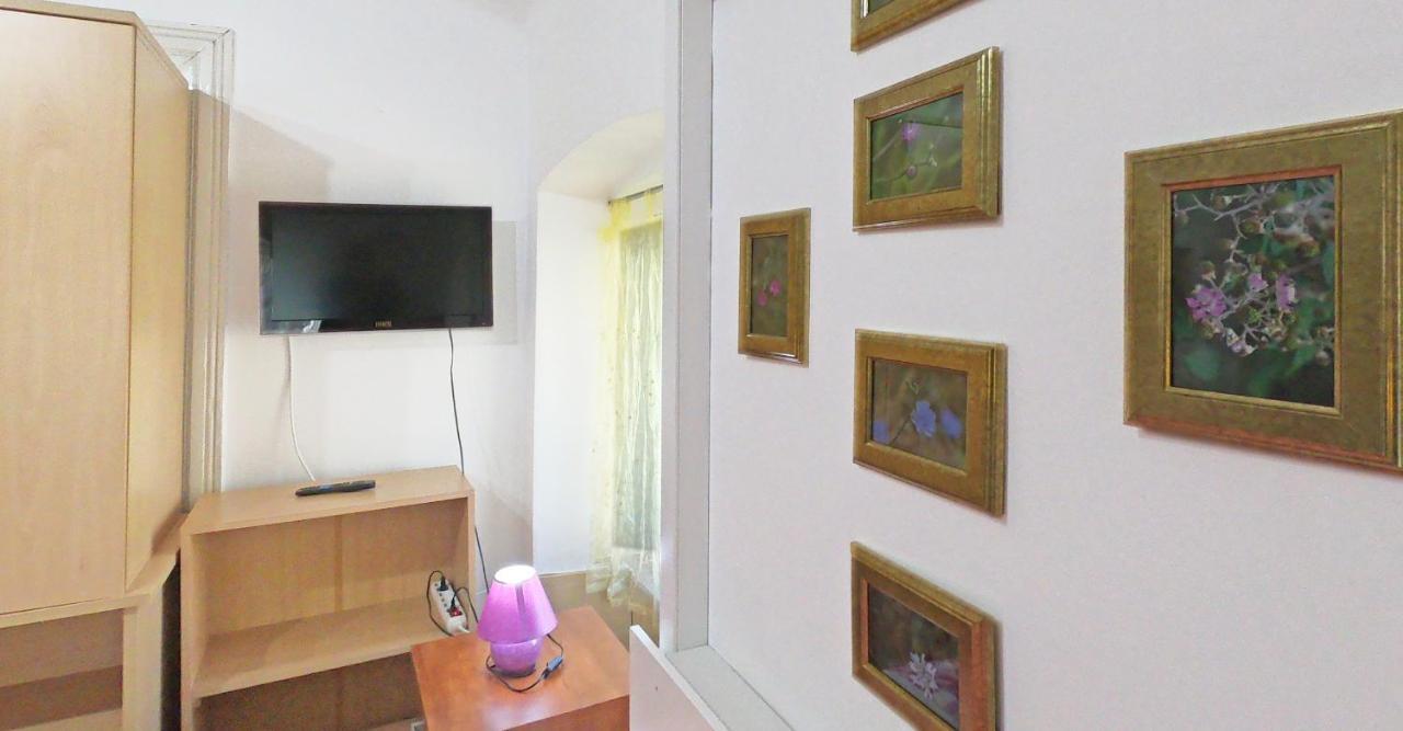 Apartment Duxiana With Garden Rijeka Exterior photo