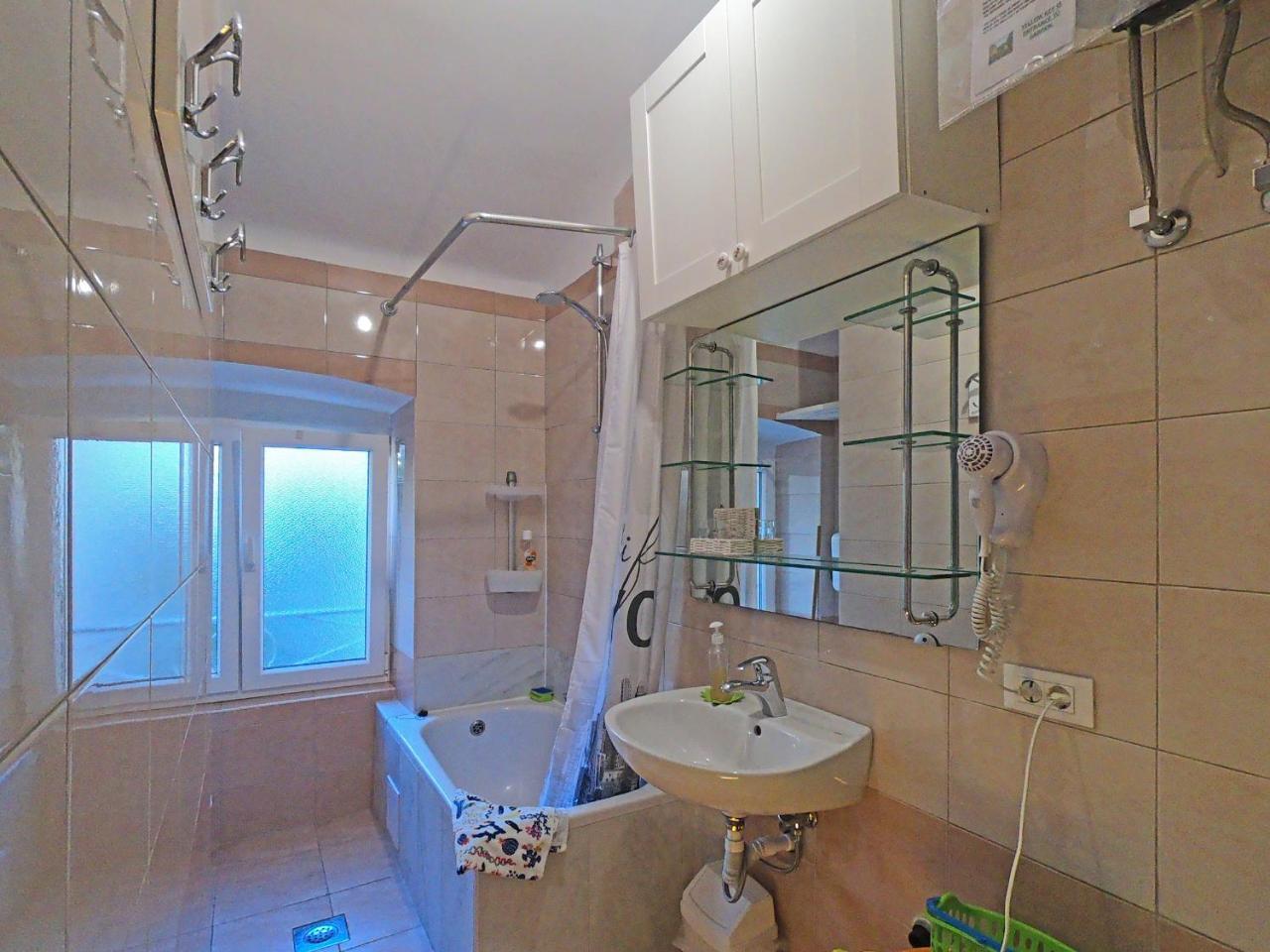 Apartment Duxiana With Garden Rijeka Exterior photo